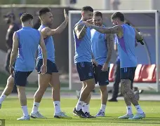 南宫体育APP下载-包含清晨门兴格拉德巴赫备战足总杯,状态回暖细节曝光,气氛紧张,轮换策略成焦点的词条