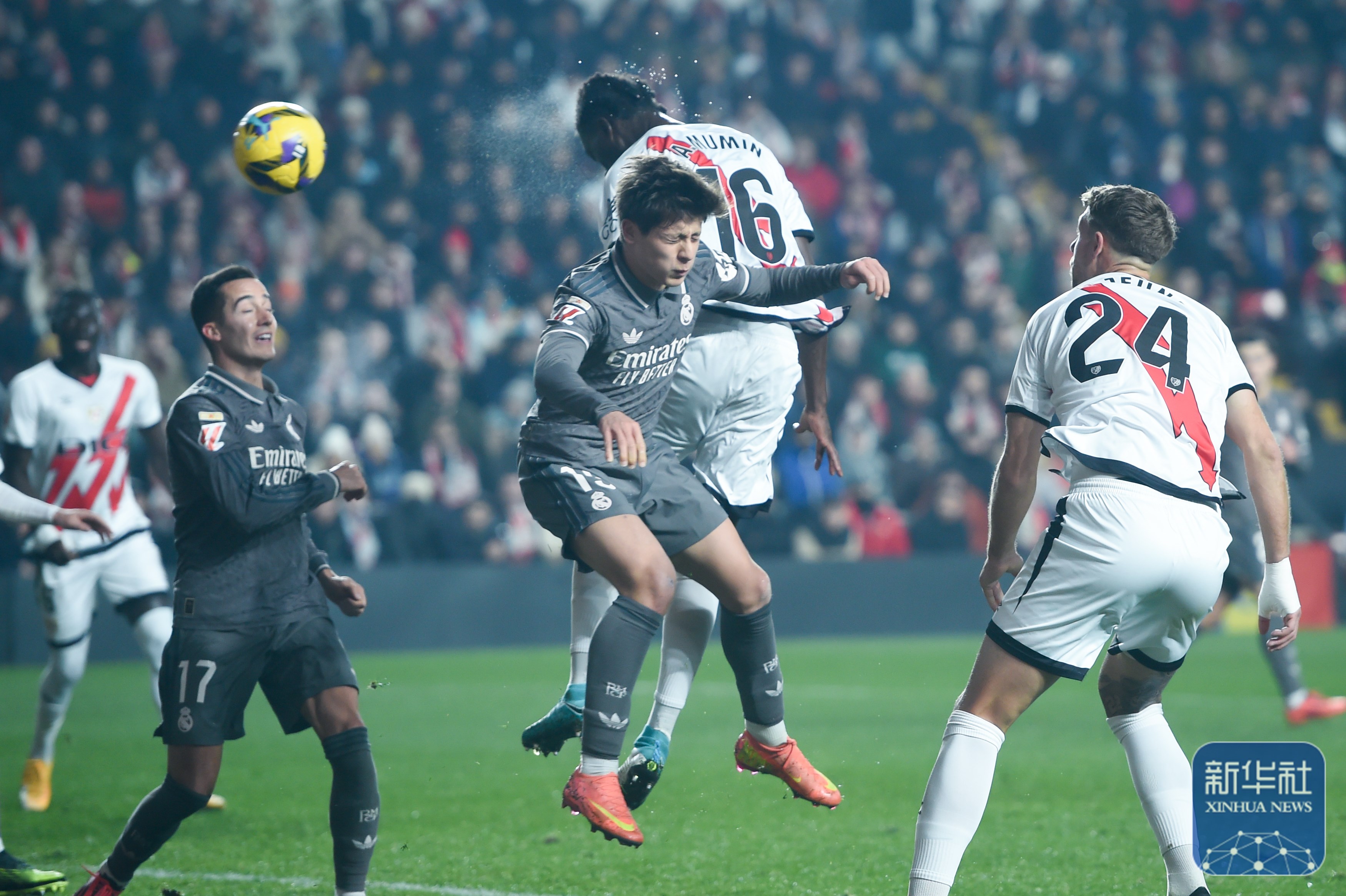 南宫体育APP下载-德甲赛程吃紧，巴塞罗那转会期绝杀压哨，赛场秩序良好，球队文化再被提及(皇马03完败巴塞罗那)