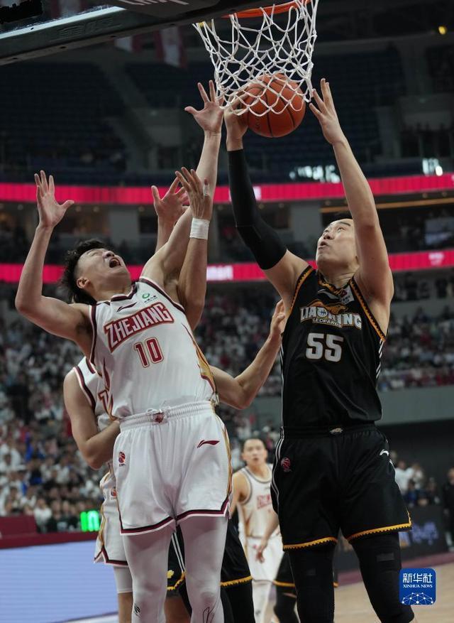 南宫体育APP-离谱!今晨金州勇士遗憾出局浙江稠州今晚官宣签约,浙江稠州国际比赛日完成体检